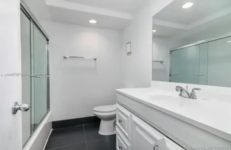 100 Lakeview Drive Weston FL 33326