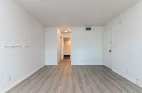 100 Lakeview Drive Weston FL 33326