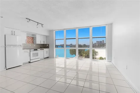555 NE 15th Street Miami FL 33132