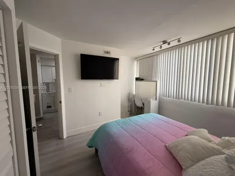 5055 NW 7th Street Miami FL 33126