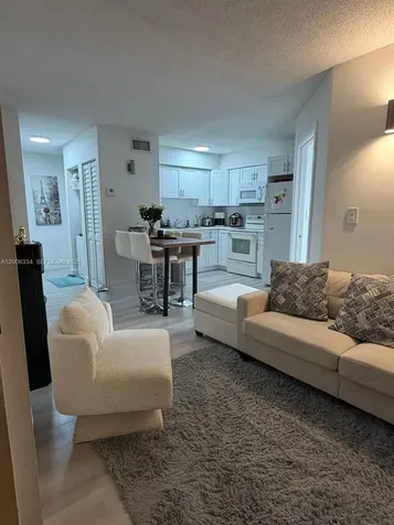 5055 NW 7th Street Miami FL 33126