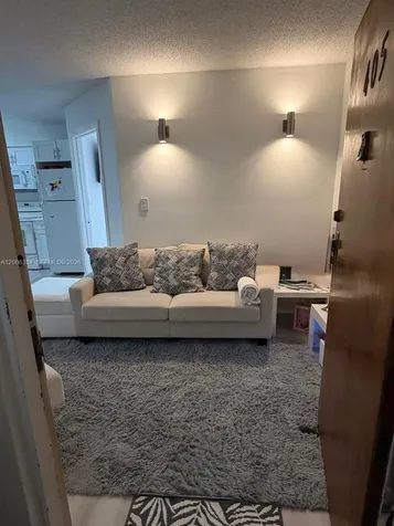 5055 NW 7th Street Miami FL 33126