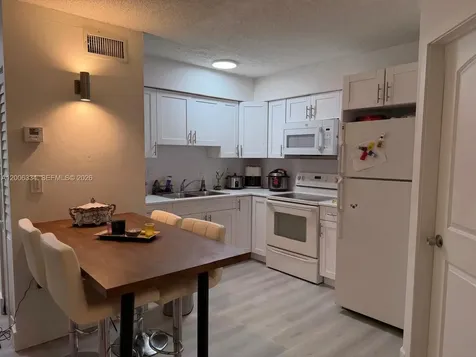 5055 NW 7th Street Miami FL 33126