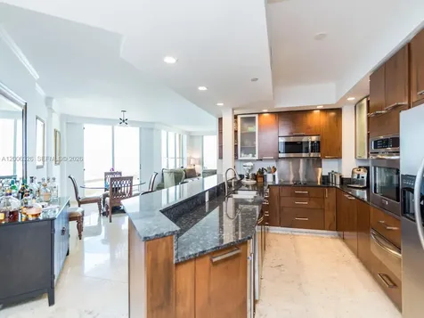 888 Brickell Key Drive Miami FL 33131