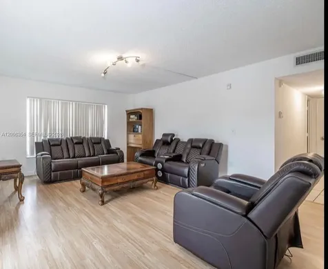 4174 Inverrary Drive Lauderhill FL 33319