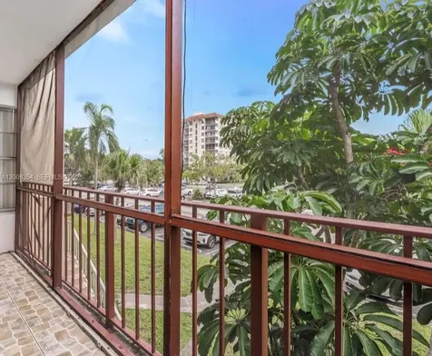 4174 Inverrary Drive Lauderhill FL 33319