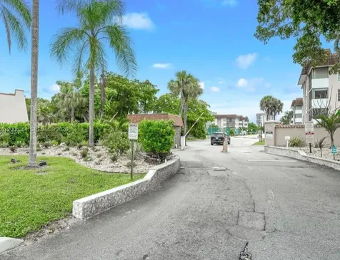 4174 Inverrary Drive Lauderhill FL 33319