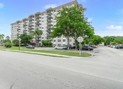 4174 Inverrary Drive Lauderhill FL 33319
