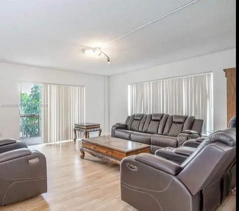 4174 Inverrary Drive Lauderhill FL 33319