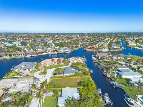5219 Skylart Court Cape Coral FL 33904