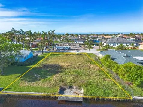 5219 Skylart Court Cape Coral FL 33904