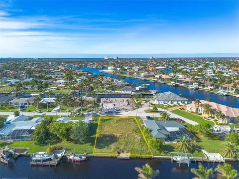 5219 Skylart Court Cape Coral FL 33904