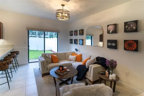 3280 W 92nd Place Hialeah FL 33018