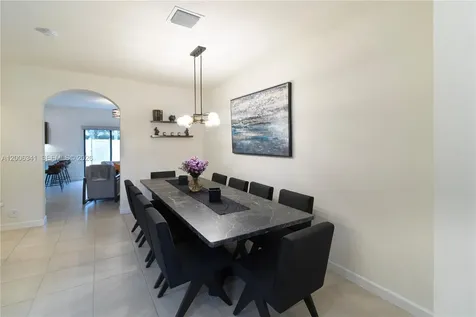 3280 W 92nd Place Hialeah FL 33018
