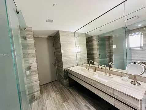 18975 Collins Avenue Sunny Isles Beach FL 33160