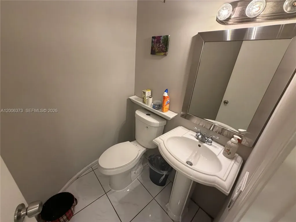 2200 NE 66th Street Fort Lauderdale FL 33308