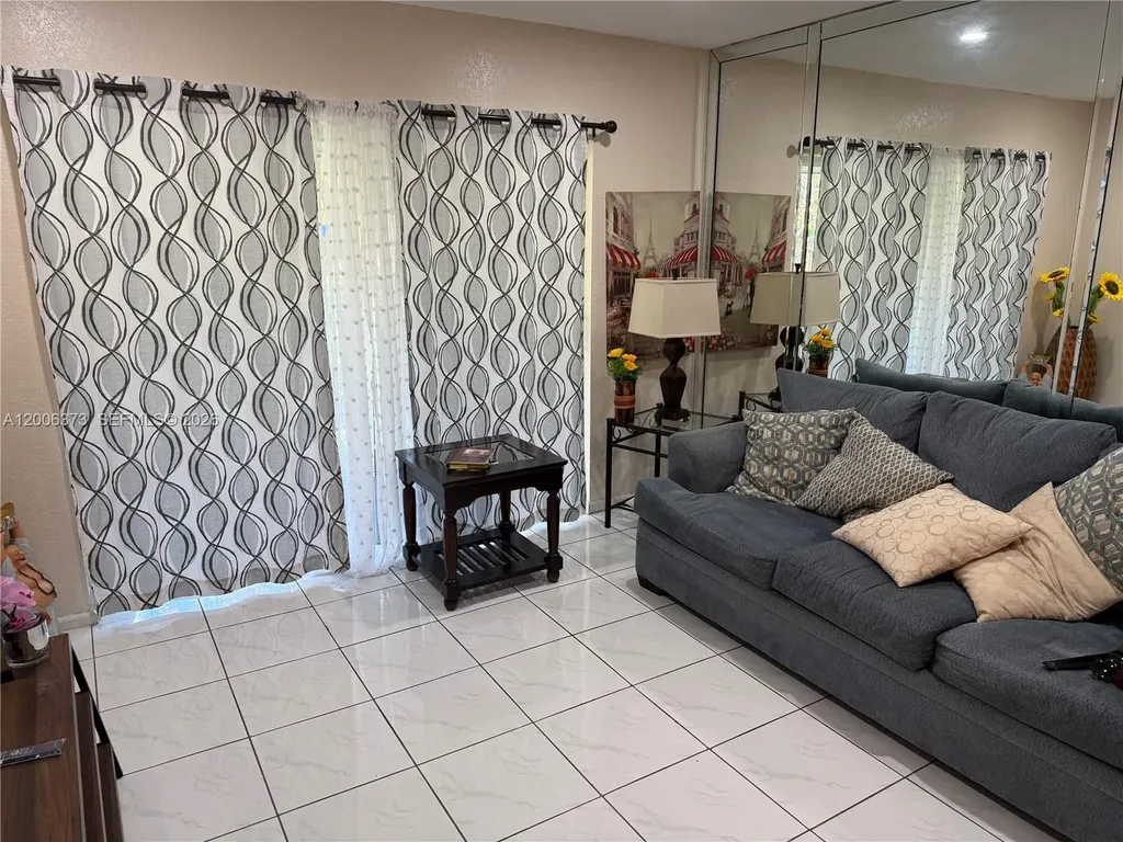 2200 NE 66th Street Fort Lauderdale FL 33308