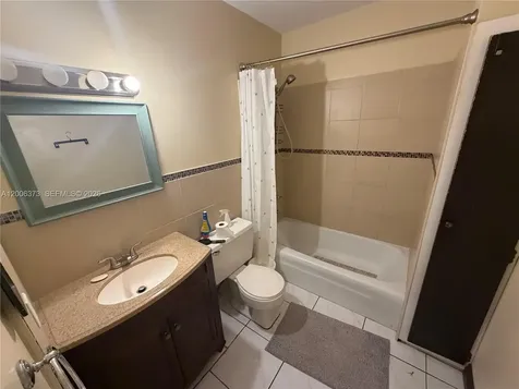 2200 NE 66th Street Fort Lauderdale FL 33308