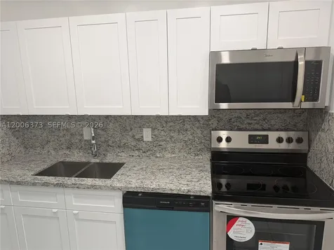 2200 NE 66th Street Fort Lauderdale FL 33308