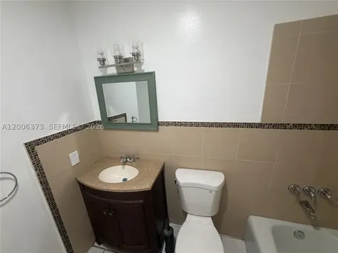 2200 NE 66th Street Fort Lauderdale FL 33308
