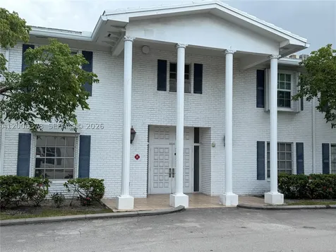 2200 NE 66th Street Fort Lauderdale FL 33308