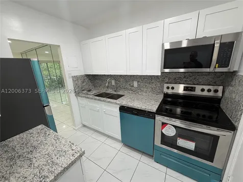 2200 NE 66th Street Fort Lauderdale FL 33308
