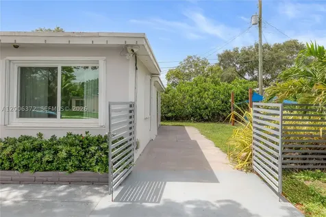 5710 SW 40th Court West Park FL 33023