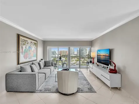 500 Bayview Drive Sunny Isles Beach FL 33160