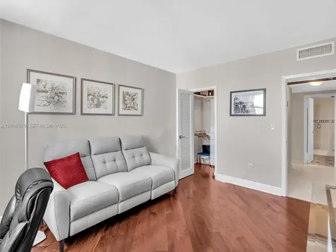 500 Bayview Drive Sunny Isles Beach FL 33160