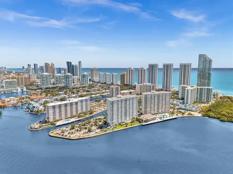 500 Bayview Drive Sunny Isles Beach FL 33160
