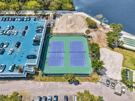 500 Bayview Drive Sunny Isles Beach FL 33160