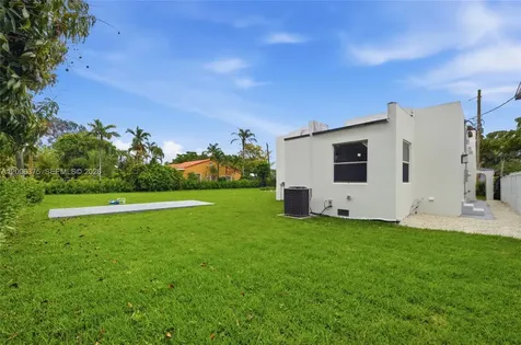 5735 SW 12th Street West Miami FL 33144