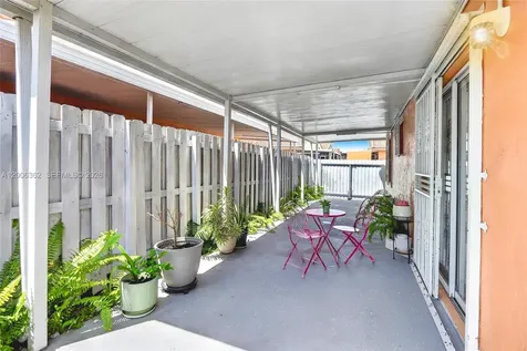 2238 W 74th Terrace Hialeah FL 33016
