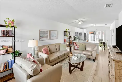 2238 W 74th Terrace Hialeah FL 33016