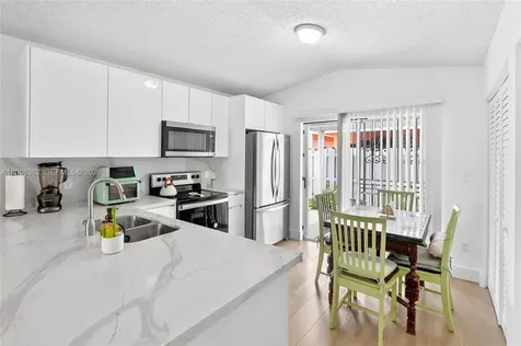 2238 W 74th Terrace Hialeah FL 33016