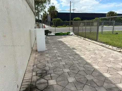 5993 NW 102nd Avenue Doral FL 33178