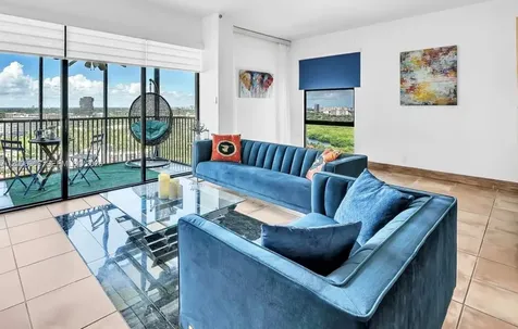 20301 W Country Club Drive Aventura FL 33180