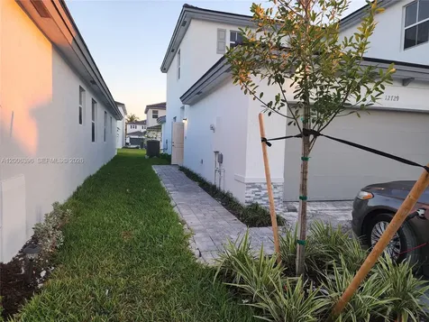 12729 SW 211th Street Miami FL 33177