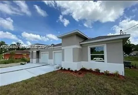 117-119 Meadow Lehigh Acres FL 33973