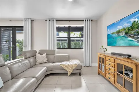 3525 W 94th Street Hialeah FL 33018