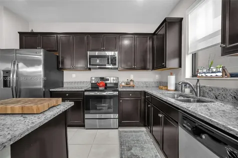 3525 W 94th Street Hialeah FL 33018