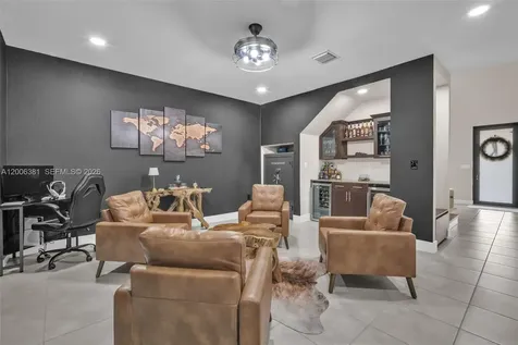 3525 W 94th Street Hialeah FL 33018
