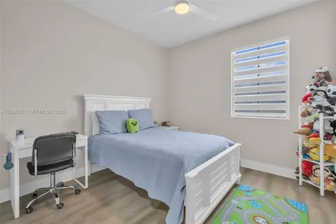 3525 W 94th Street Hialeah FL 33018