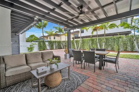 3525 W 94th Street Hialeah FL 33018