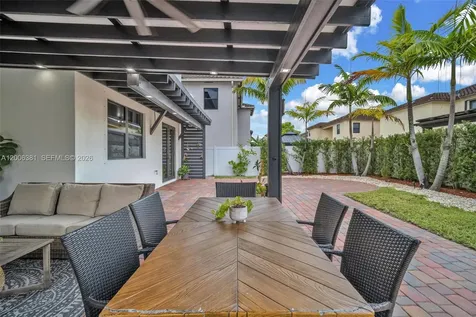 3525 W 94th Street Hialeah FL 33018