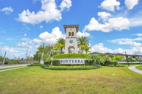 3525 W 94th Street Hialeah FL 33018