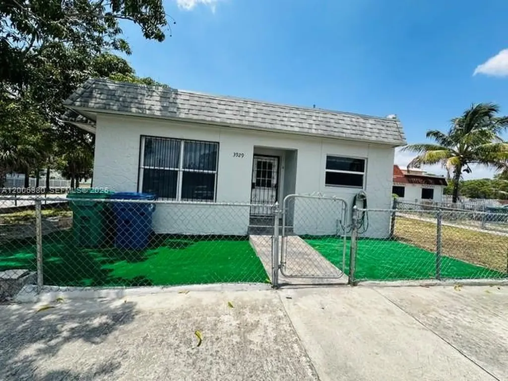3929 NW 207th St Road Miami Gardens FL 33055