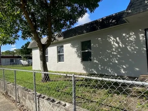 3929 NW 207th St Road Miami Gardens FL 33055