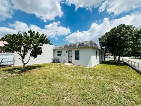 3929 NW 207th St Road Miami Gardens FL 33055