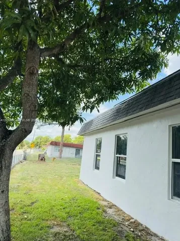3929 NW 207th St Road Miami Gardens FL 33055
